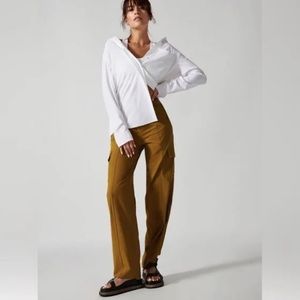 NWT Athleta Vienna Cargo Pant Size 10